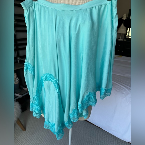 Intimately by FP skirt with lace details, size large - Picture 5 of 11